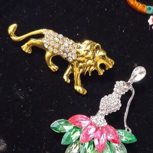 Majestic Gold and Silver Lion Brooch